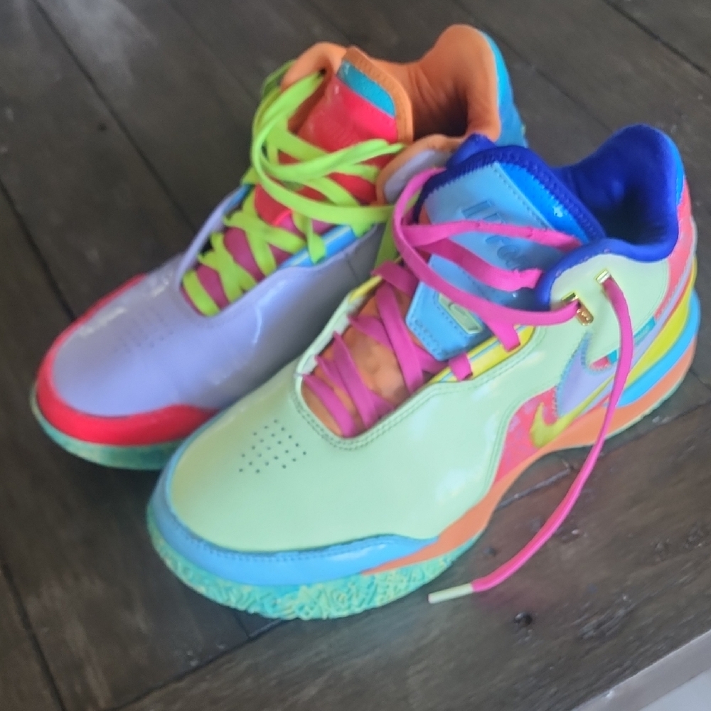 LeBron Mens Or Womens Basketball Shoes